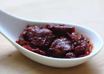 Dou ban jiang (豆瓣酱, chili paste with fermented fava beans)