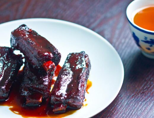 With their signature red hue and lovely salty-sweet taste, Wuxi spare ribs are among the tastiest ribs in Chinese cuisine.