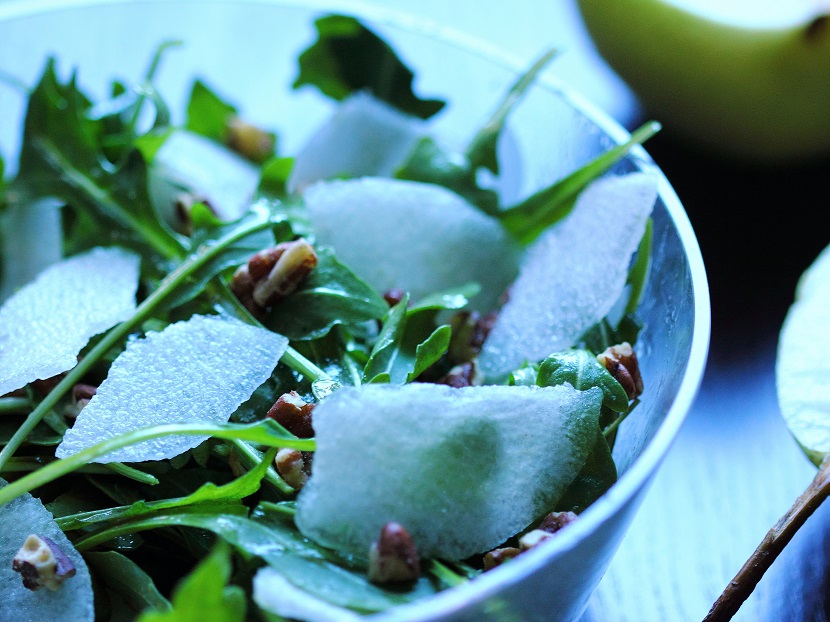 In this refreshing salad, the peppery arugula and nutty pecan create a nice contrast to the crisp and sweet-tart Yali pear.