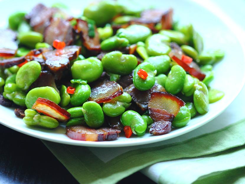 Fresh fava beans are great on their own when simply blanched or sautéed; they’re even better when stir-fried with Chinese bacon (la rou in Mandarin or lap yuk in Cantonese).