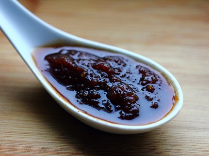 Shacha sauce (沙茶酱), also known as sacha sauce, has its origin in satay sauce widely used in Southeast Asia. 