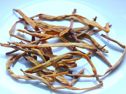 Dired daylilites, called Huang Hua Cai (黄花菜)  or Jin Zhen Cai (金针菜) in Mandarin, have been used in Chinese cooking for centuries.