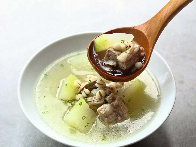 A nourishing and healing soup in hot weather, thanks to the cooling properties of Job's tears and winter melon.