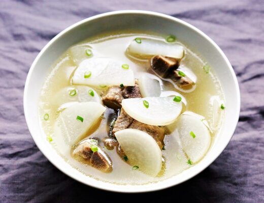This tasty soup with white Asian radish and pork ribs is easy to make and utterly warming and satisfying when it’s cold outside.