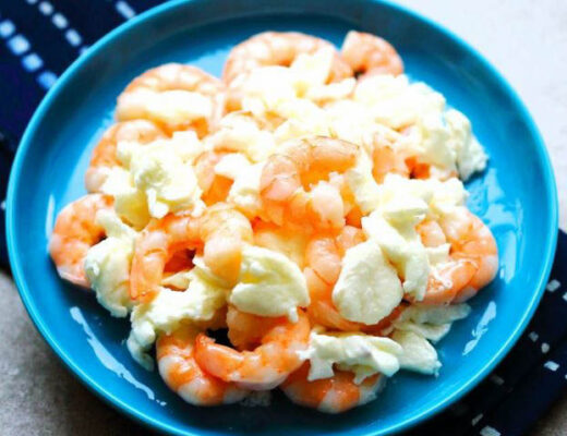 This dish is so named because the fluffy egg whites resemble the white flowers of furong