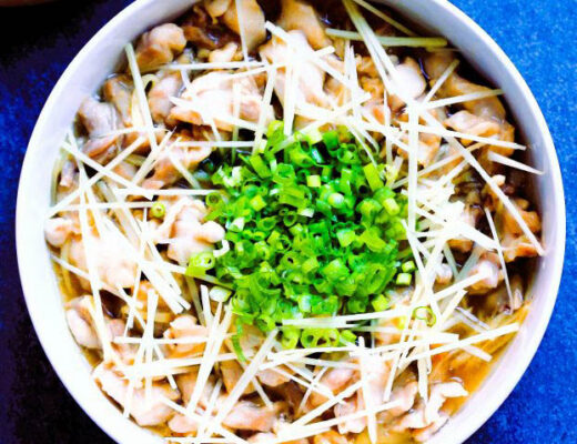 Baby ginger appears in many regional Chinese cuisines, especially Sichuan, Hunan, and Guangdong, where it pairs particularly well with poultry.